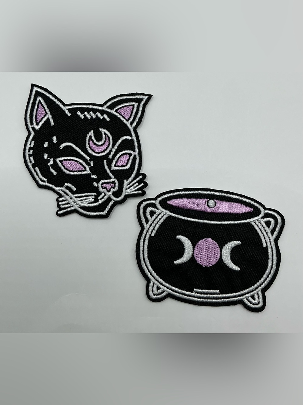 EMBROIDERED IRON OR SEW ON PATCH CAT CAULDRON PHASES MOON